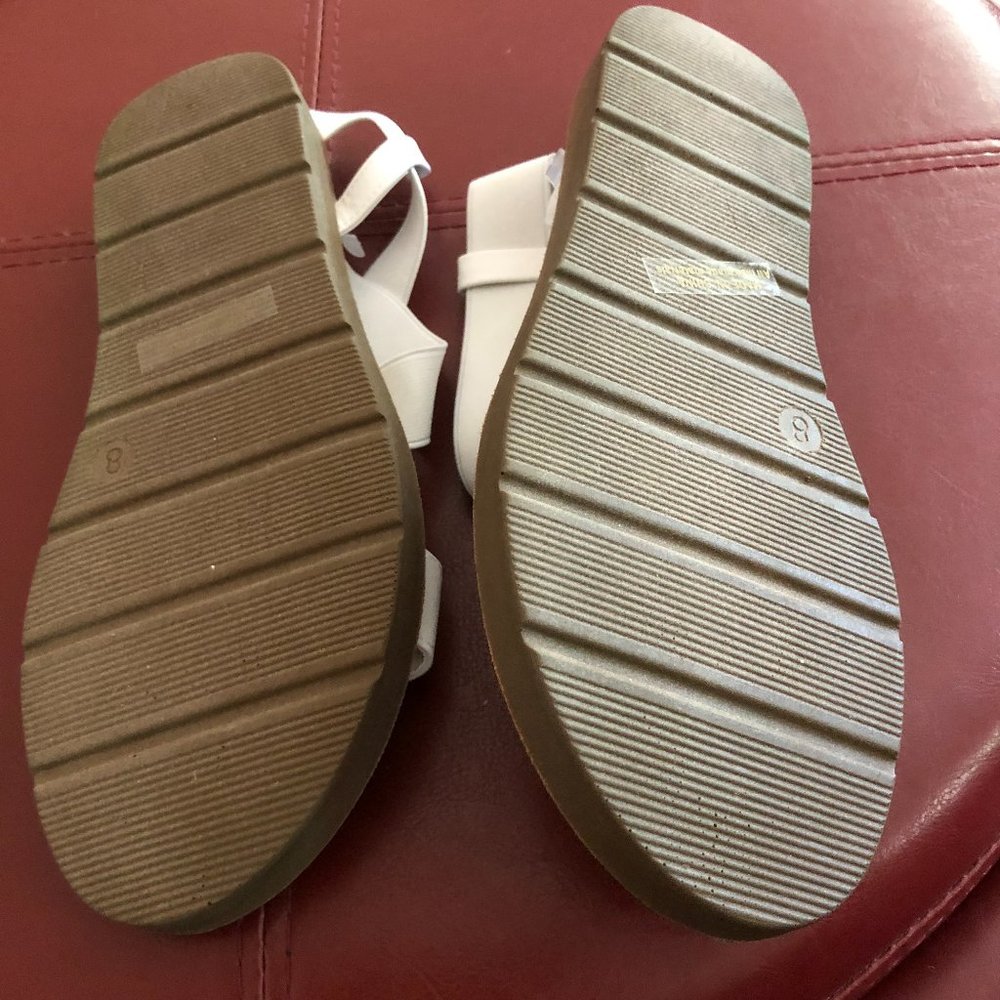 Dream Pairs White Elastic Strap Comfort Sandals - Picture 5 of 5